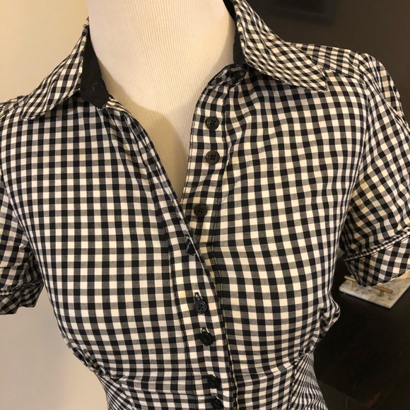 Guess super cute gingham button down bubble sleeve - Picture 3 of 11